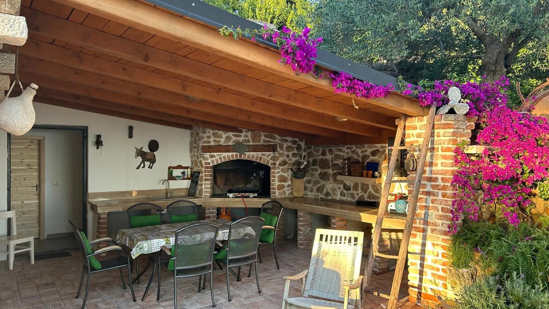 Holiday House Pantovcak, Secluded Stone House With Heated Pool And Unique View Rab Town