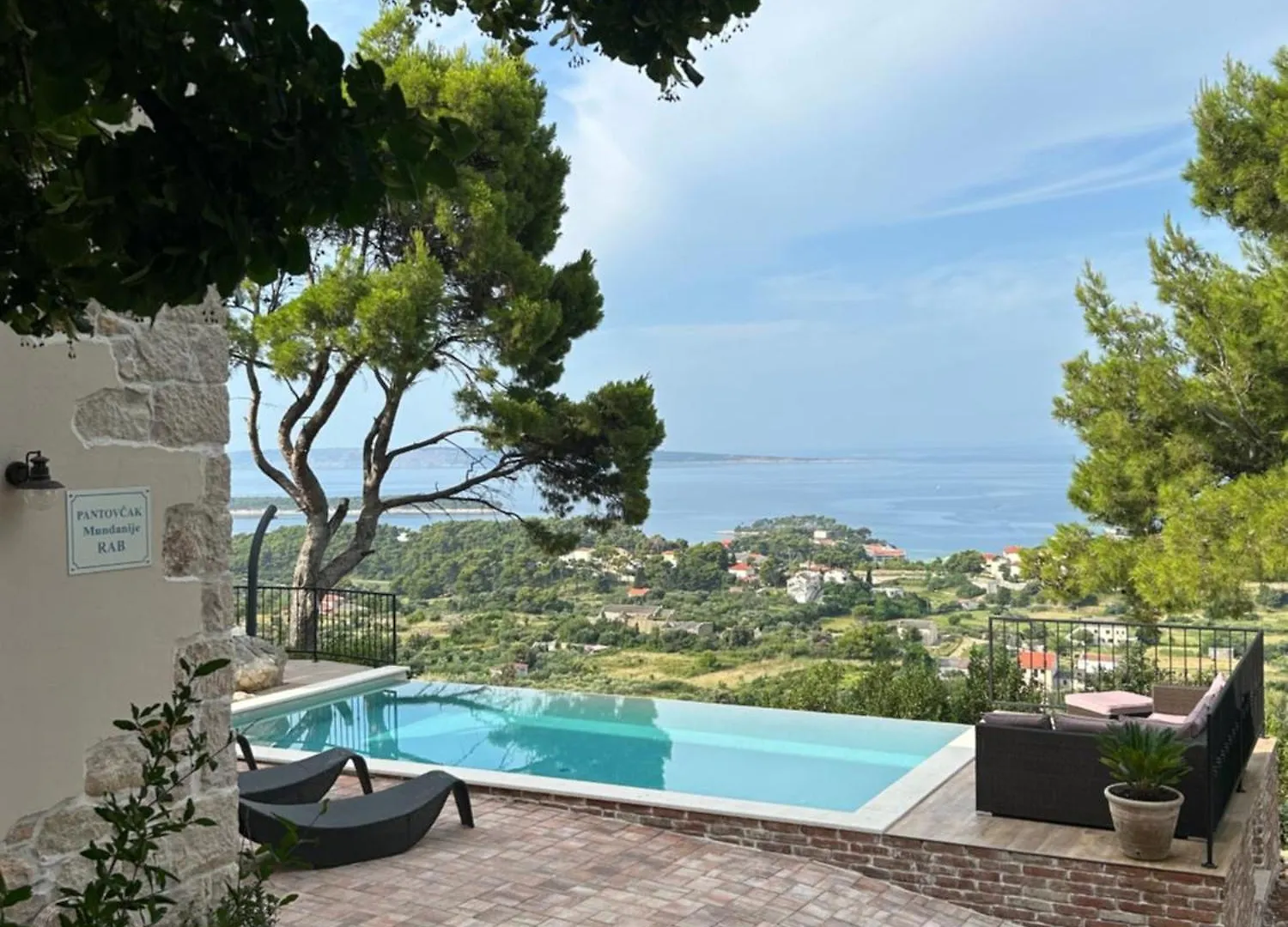 Holiday House Pantovcak, Secluded Stone House With Heated Pool And Unique View Rab Town