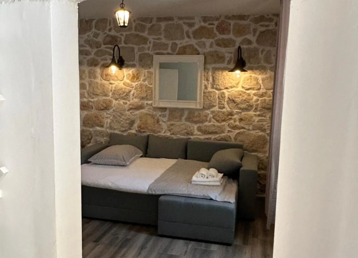Holiday House Pantovcak, Secluded Stone House With Heated Pool And Unique View Rab Town Guest house