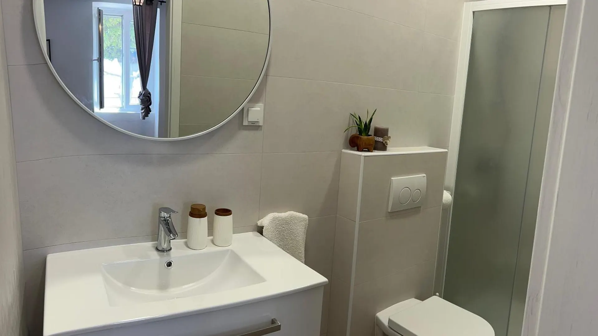 Holiday House Pantovcak, Secluded Stone House With Heated Pool And Unique View Rab Town 0*,
