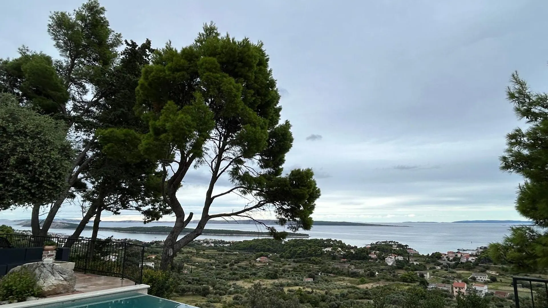 Holiday House Pantovcak, Secluded Stone House With Heated Pool And Unique View Rab Town 0*,