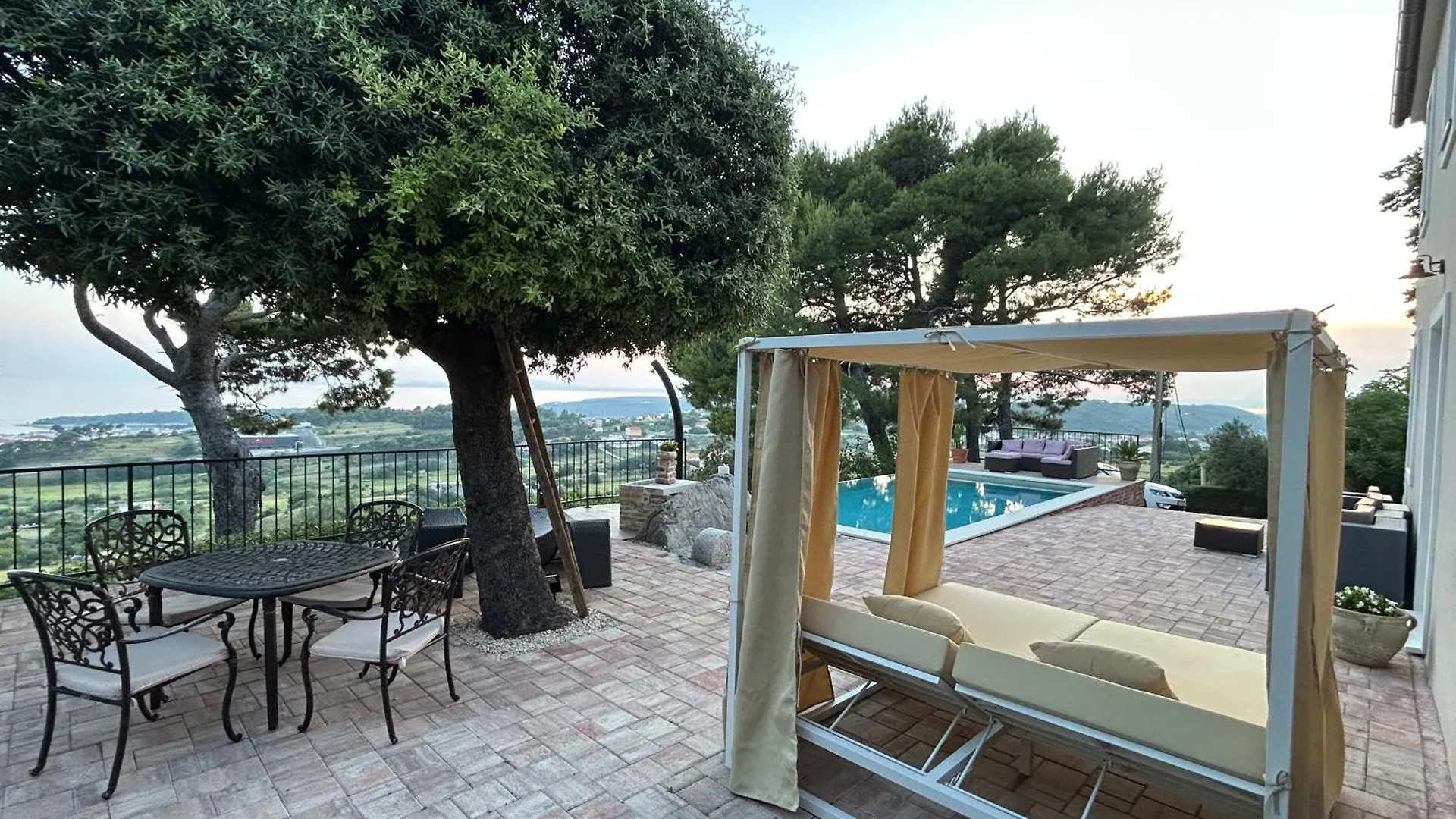 Holiday House Pantovcak, Secluded Stone House With Heated Pool And Unique View Rab Town Croazia